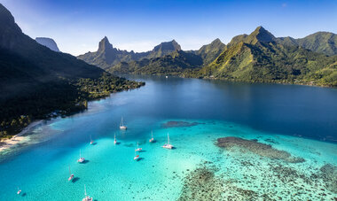 View of Mountains and sea from Moorea - Stéphane Mailion